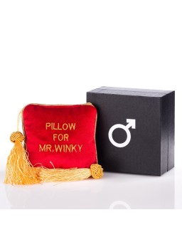 Pillow for Mr. Winky (EN)